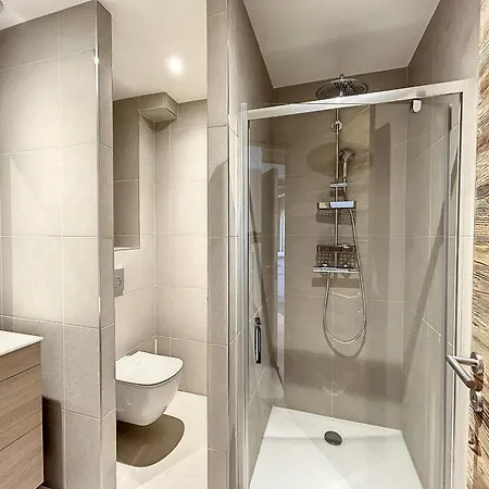4 Avec Terrasse Et Parking A - Fr-1-560-66 Apartment *